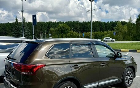 Mitsubishi Outlander III рестайлинг 3, 2015 год, 1 890 000 рублей, 3 фотография
