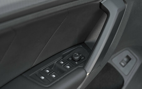 Volkswagen Tiguan II, 2021 год, 2 647 000 рублей, 5 фотография