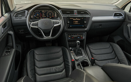 Volkswagen Tiguan II, 2021 год, 2 647 000 рублей, 8 фотография