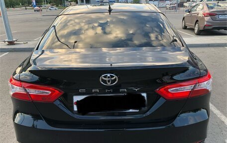 Toyota Camry, 2019 год, 2 000 000 рублей, 3 фотография