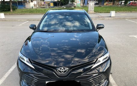 Toyota Camry, 2019 год, 2 000 000 рублей, 1 фотография