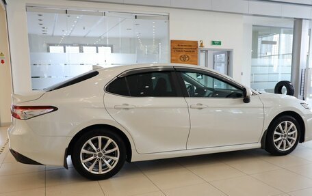 Toyota Camry, 2021 год, 2 990 000 рублей, 7 фотография