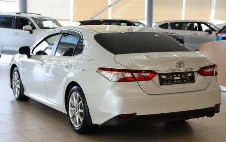 Toyota Camry, 2021 год, 2 990 000 рублей, 10 фотография