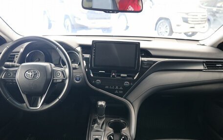 Toyota Camry, 2021 год, 2 990 000 рублей, 16 фотография