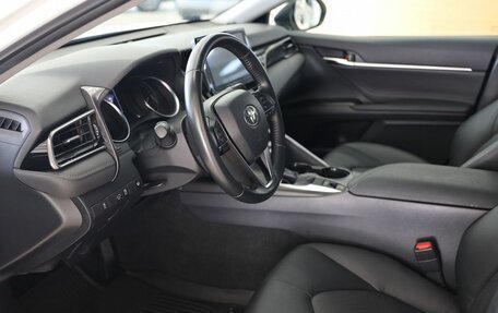 Toyota Camry, 2021 год, 2 990 000 рублей, 14 фотография