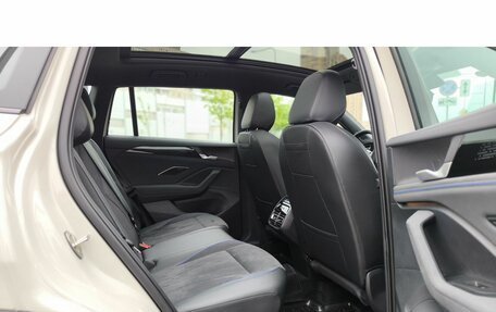 Volkswagen Tiguan, 2026 год, 5 260 000 рублей, 28 фотография