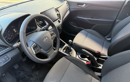 Hyundai Solaris II рестайлинг, 2021 год, 1 350 000 рублей, 7 фотография