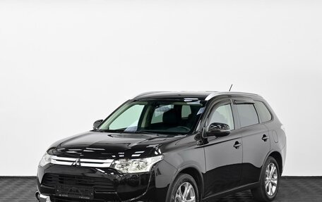Mitsubishi Outlander III рестайлинг 3, 2014 год, 1 165 000 рублей, 3 фотография