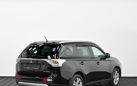 Mitsubishi Outlander III рестайлинг 3, 2014 год, 1 165 000 рублей, 4 фотография