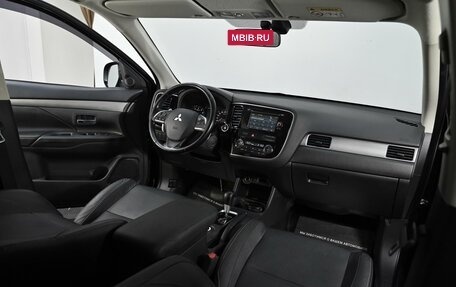 Mitsubishi Outlander III рестайлинг 3, 2014 год, 1 165 000 рублей, 5 фотография