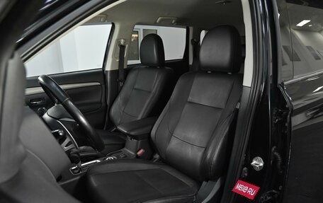 Mitsubishi Outlander III рестайлинг 3, 2014 год, 1 165 000 рублей, 8 фотография