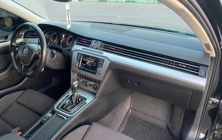 Volkswagen Passat B8 рестайлинг, 2015 год, 1 620 000 рублей, 19 фотография
