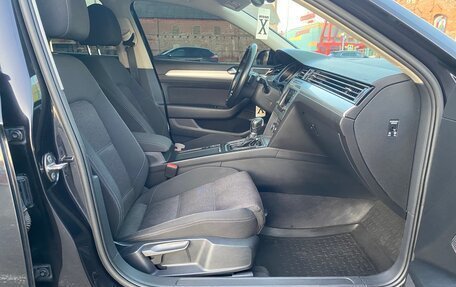 Volkswagen Passat B8 рестайлинг, 2015 год, 1 620 000 рублей, 20 фотография