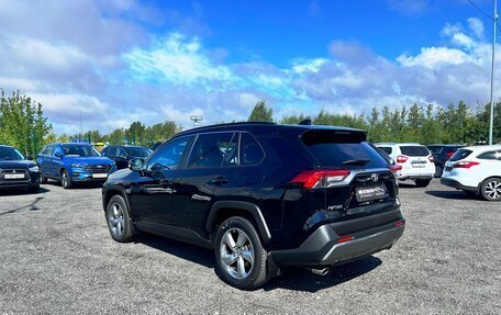 Toyota RAV4, 2021 год, 2 945 000 рублей, 3 фотография