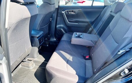 Toyota RAV4, 2021 год, 2 945 000 рублей, 21 фотография