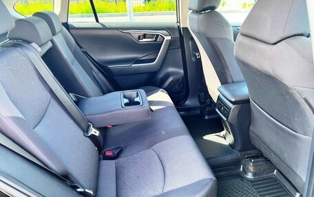 Toyota RAV4, 2021 год, 2 945 000 рублей, 26 фотография