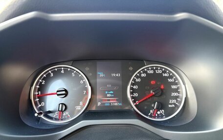 Toyota RAV4, 2021 год, 3 600 000 рублей, 9 фотография