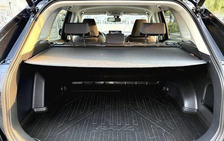 Toyota RAV4, 2021 год, 3 600 000 рублей, 8 фотография