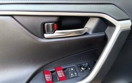Toyota RAV4, 2021 год, 3 600 000 рублей, 14 фотография