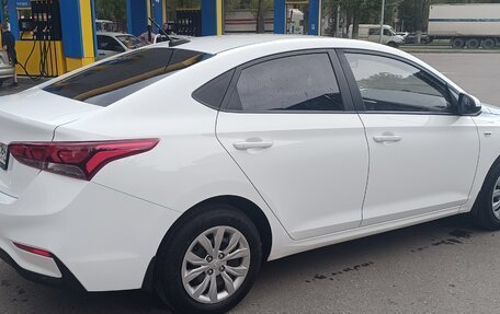 Hyundai Solaris II рестайлинг, 2017 год, 1 375 000 рублей, 11 фотография