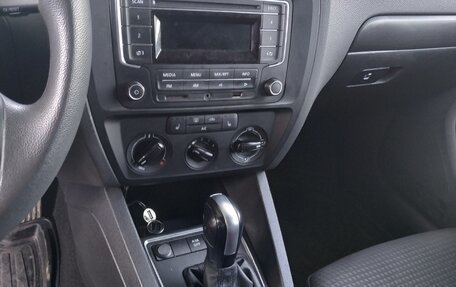 Volkswagen Jetta VI, 2015 год, 1 205 000 рублей, 5 фотография