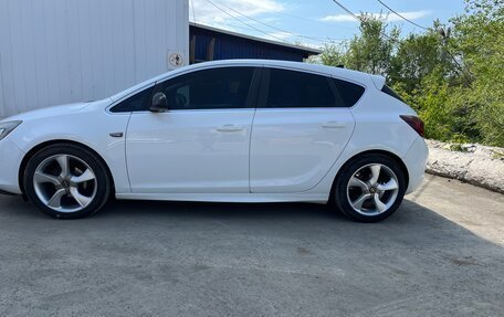 Opel Astra J, 2011 год, 670 000 рублей, 6 фотография