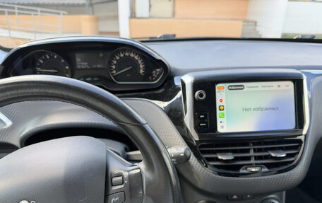 Peugeot 2008 II, 2016 год, 880 000 рублей, 7 фотография