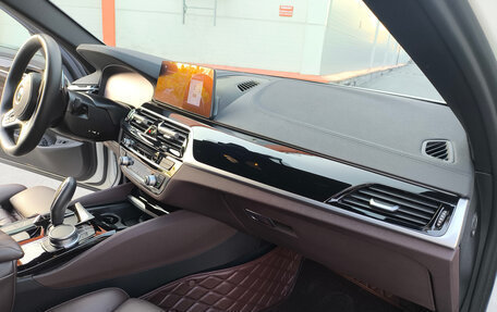 BMW 5 серия, 2019 год, 4 850 000 рублей, 18 фотография