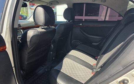 Toyota Avensis III рестайлинг, 2004 год, 600 000 рублей, 11 фотография