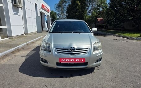 Toyota Avensis III рестайлинг, 2004 год, 600 000 рублей, 2 фотография