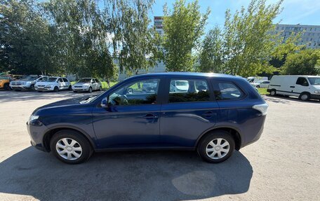 Mitsubishi Outlander III рестайлинг 3, 2014 год, 1 800 000 рублей, 3 фотография