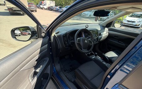 Mitsubishi Outlander III рестайлинг 3, 2014 год, 1 800 000 рублей, 9 фотография