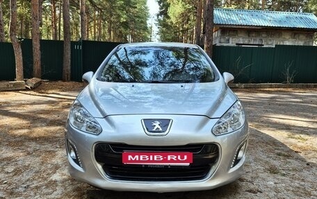 Peugeot 308 II, 2011 год, 530 000 рублей, 2 фотография
