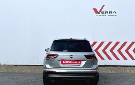 Volkswagen Tiguan II, 2017 год, 2 450 000 рублей, 4 фотография