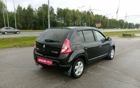 Renault Sandero I, 2013 год, 380 000 рублей, 2 фотография