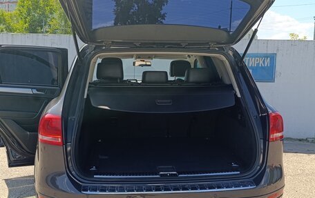 Volkswagen Touareg III, 2011 год, 1 950 000 рублей, 3 фотография