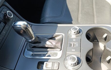 Volkswagen Touareg III, 2011 год, 1 950 000 рублей, 8 фотография