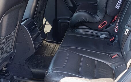Volkswagen Touareg III, 2011 год, 1 950 000 рублей, 4 фотография