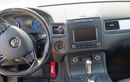 Volkswagen Touareg III, 2011 год, 1 950 000 рублей, 13 фотография