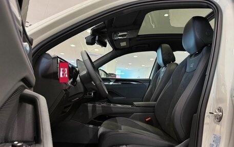 Volkswagen Tiguan, 2026 год, 5 100 000 рублей, 29 фотография