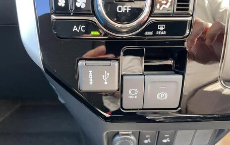 Toyota Roomy I, 2023 год, 964 000 рублей, 12 фотография