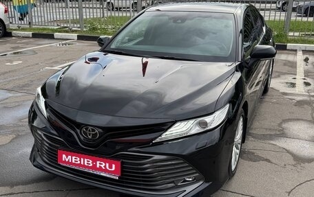 Toyota Camry, 2019 год, 2 500 000 рублей, 1 фотография