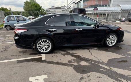Toyota Camry, 2019 год, 2 500 000 рублей, 3 фотография
