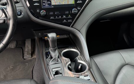 Toyota Camry, 2019 год, 2 500 000 рублей, 15 фотография