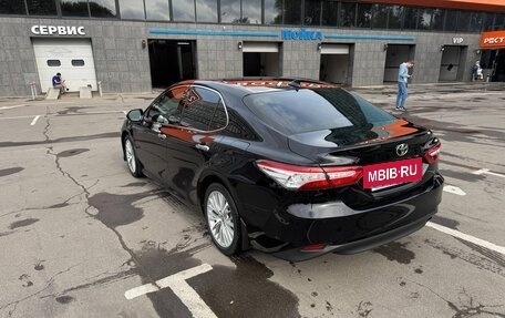Toyota Camry, 2019 год, 2 500 000 рублей, 4 фотография