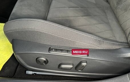 Volkswagen Golf VIII, 2023 год, 2 840 000 рублей, 13 фотография