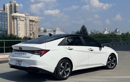 Hyundai Elantra, 2022 год, 2 200 000 рублей, 5 фотография