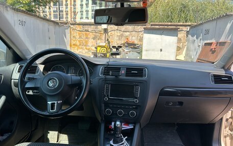 Volkswagen Jetta VI, 2013 год, 1 350 000 рублей, 8 фотография