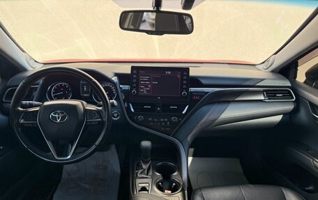 Toyota Camry, 2021 год, 3 230 000 рублей, 10 фотография