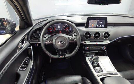 KIA Stinger I, 2019 год, 2 390 000 рублей, 14 фотография